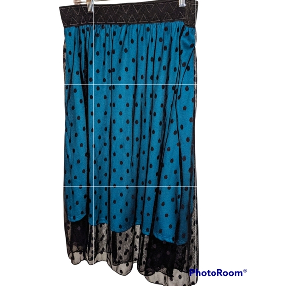 LuLaRoe Dresses & Skirts - 1x lularoe polkadot skirt